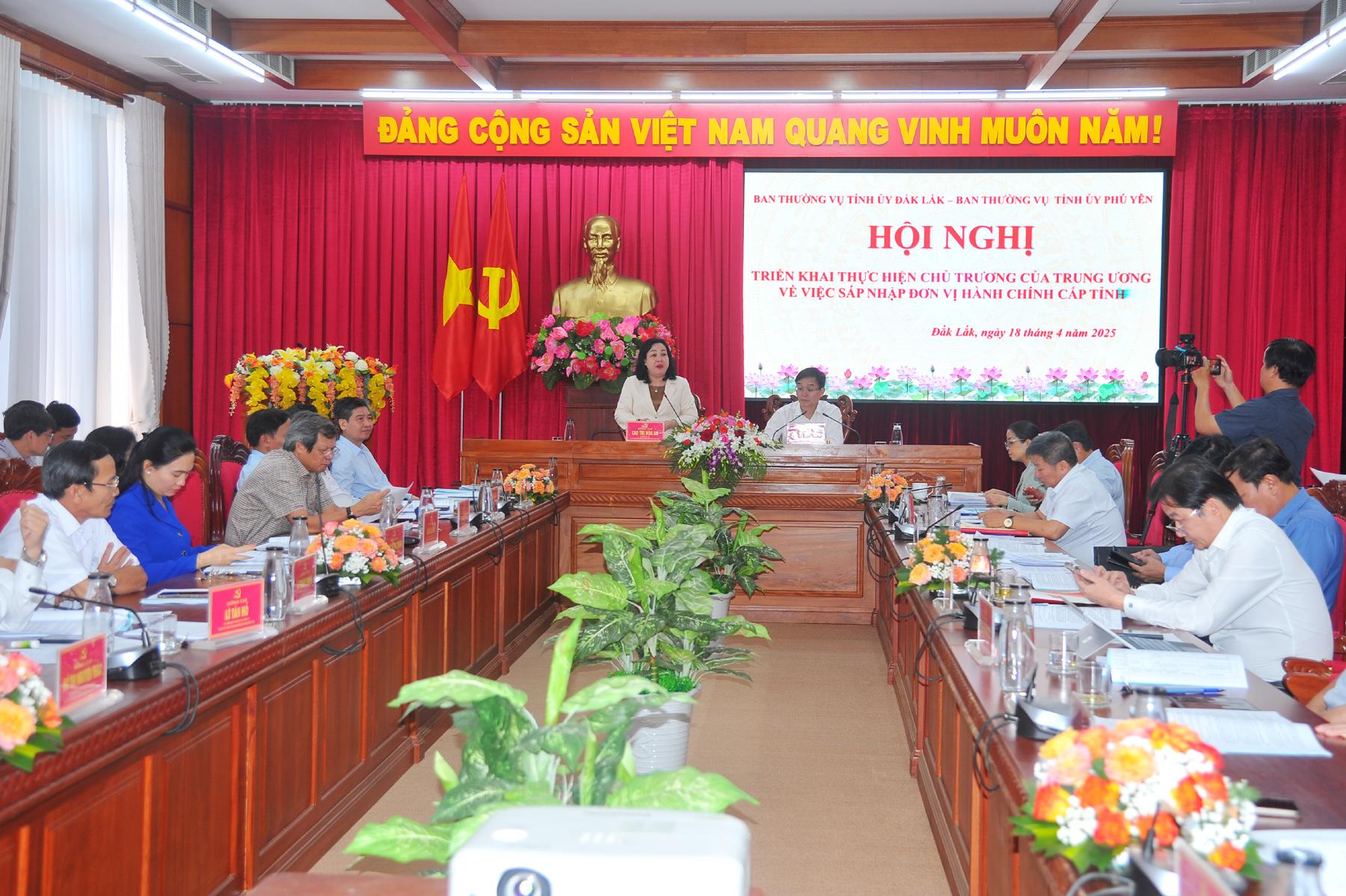 Bí thư Tỉnh ủy Phú Yên Cao Thị Hòa An phát biểu tại buổi làm việc. Ảnh: ANH NGỌC