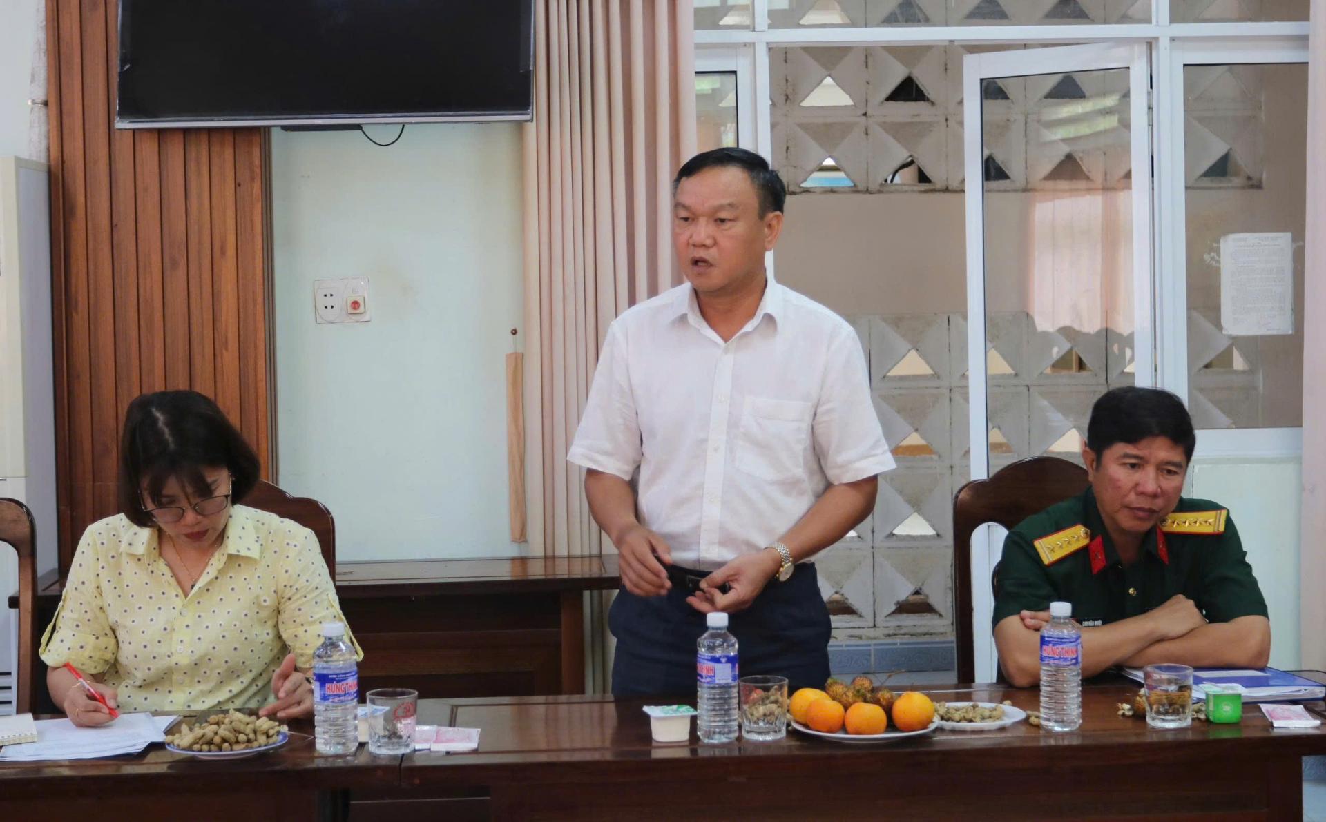 Phó Chủ tịch UBND tỉnh Đào Mỹ tham gia ý kiến tại buổi kiểm tra. Ảnh: HÀ MY