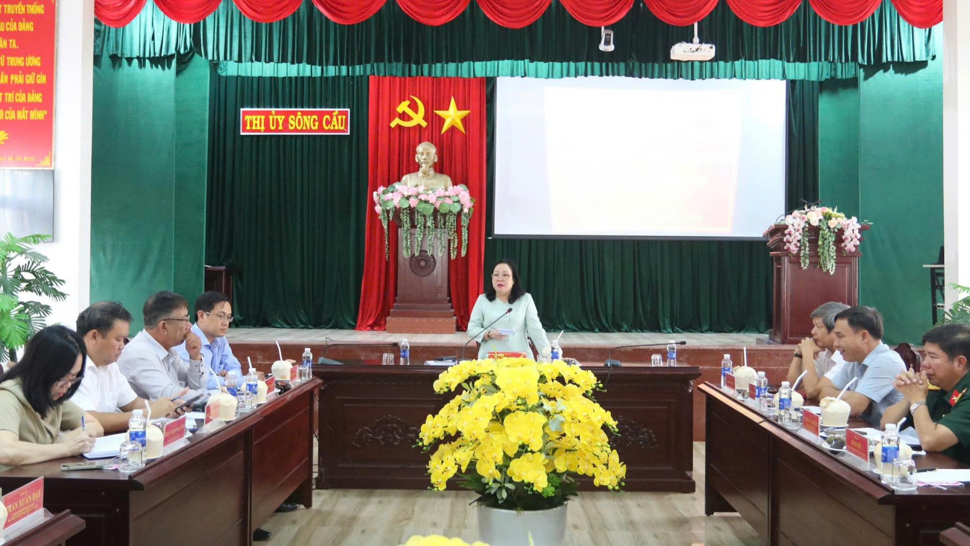 Quang cảnh làm việc tại xã An Ninh Đông, huyện Tuy An. Ảnh: HÀ MY